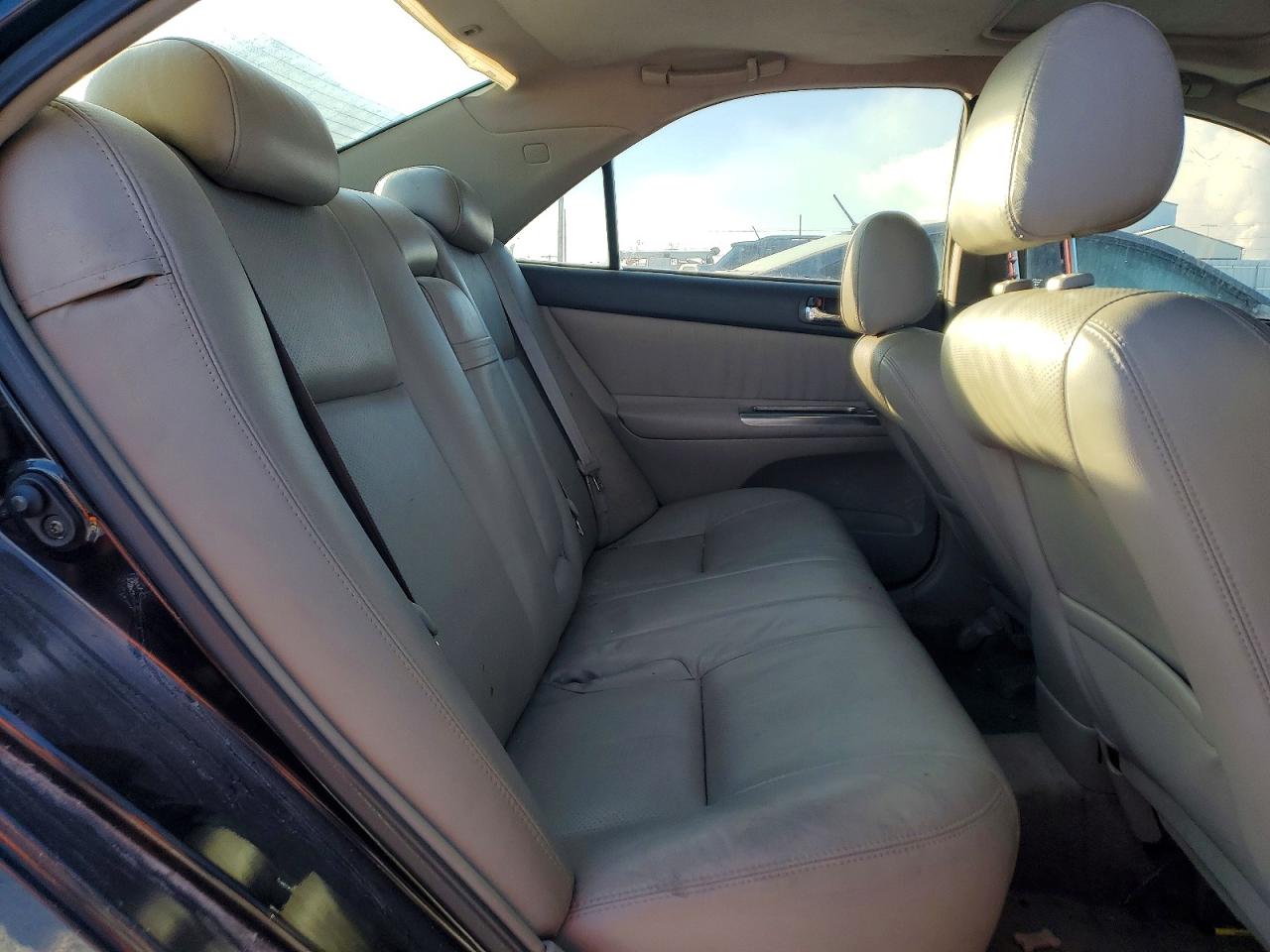 2002 TOYOTA CAMRY LE photo 10