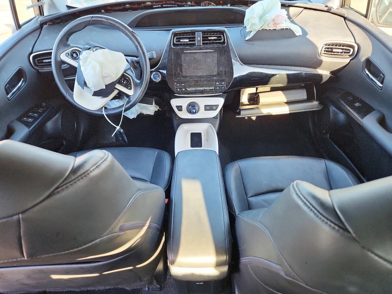 2016 TOYOTA PRIUS photo 15