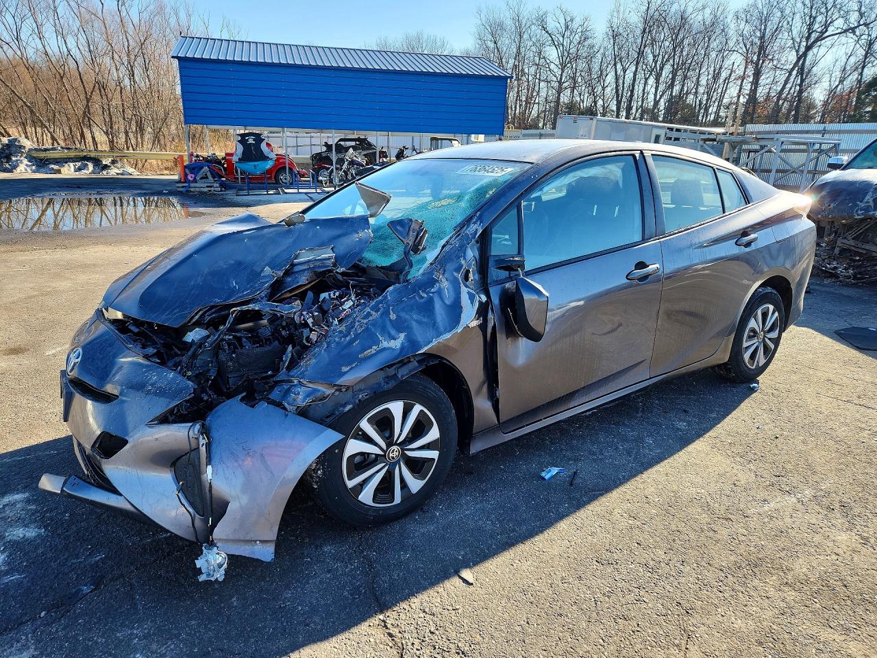 2016 TOYOTA PRIUS