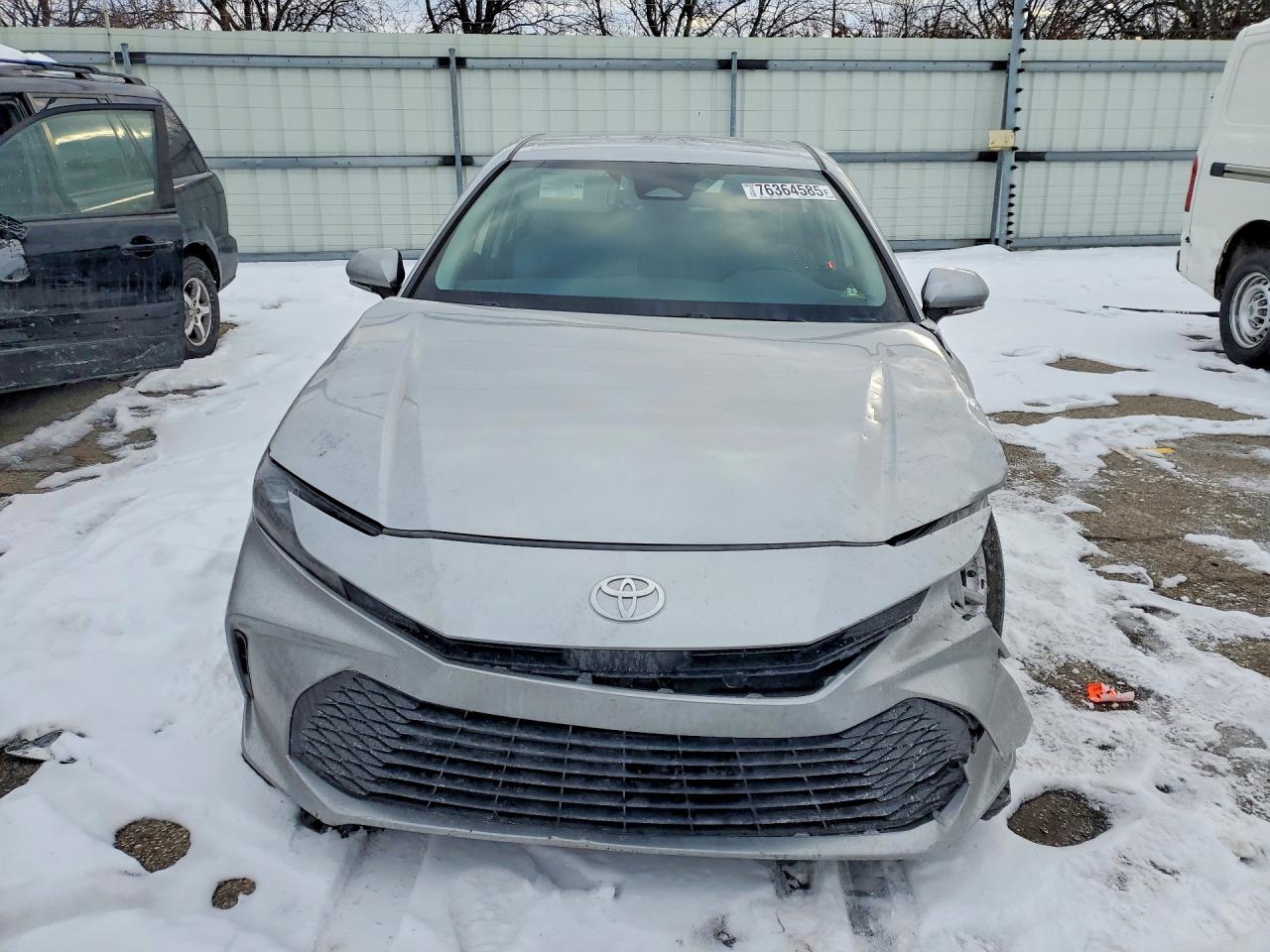 2025 TOYOTA CAMRY LE photo 5