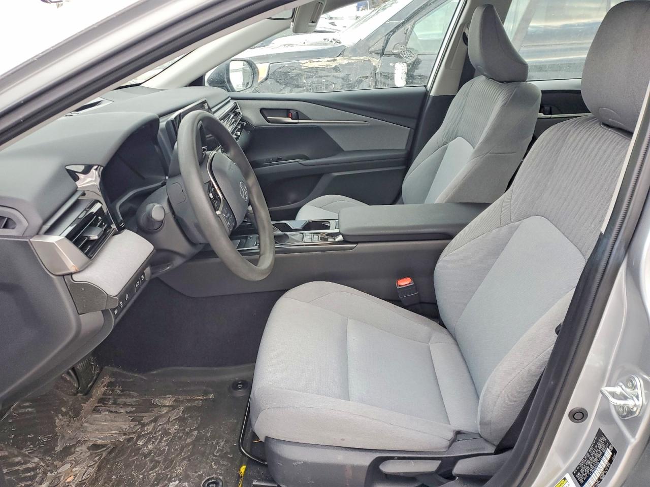 2025 TOYOTA CAMRY LE photo 7