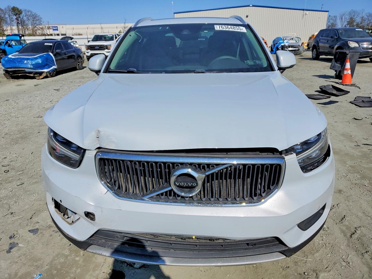 2020 VOLVO XC40 T5 MOMENTUM photo 5