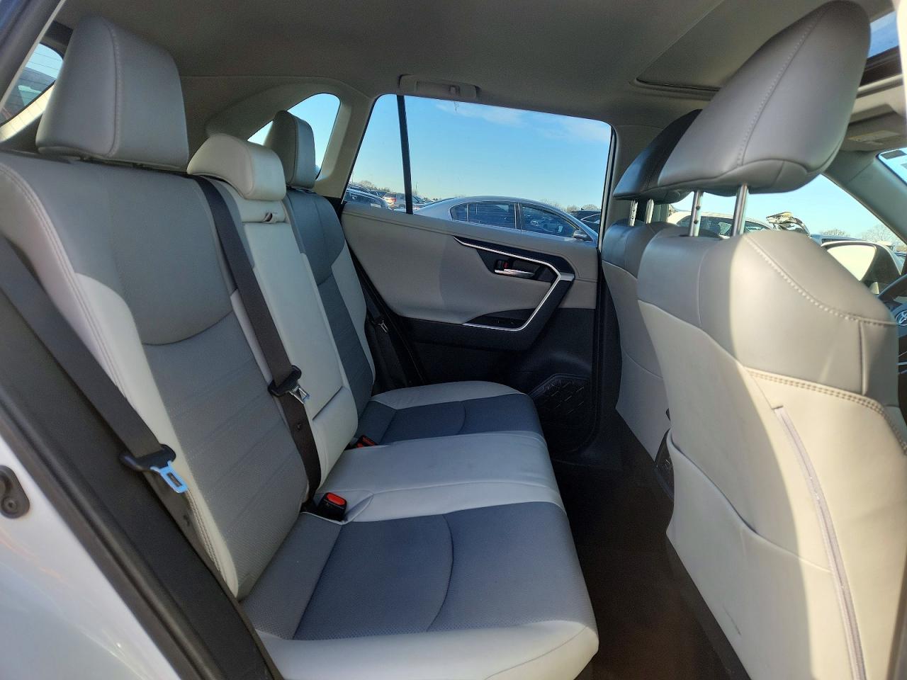 2021 TOYOTA RAV4 LIMITED photo 11