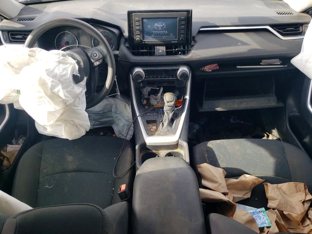 2021 TOYOTA RAV4 LE photo 8