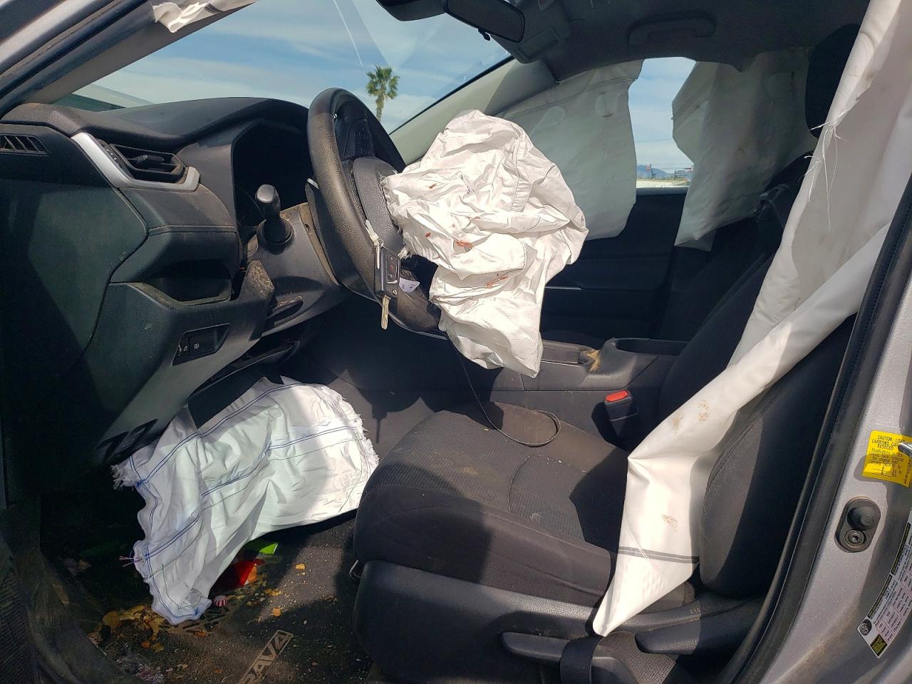 2021 TOYOTA RAV4 LE photo 7