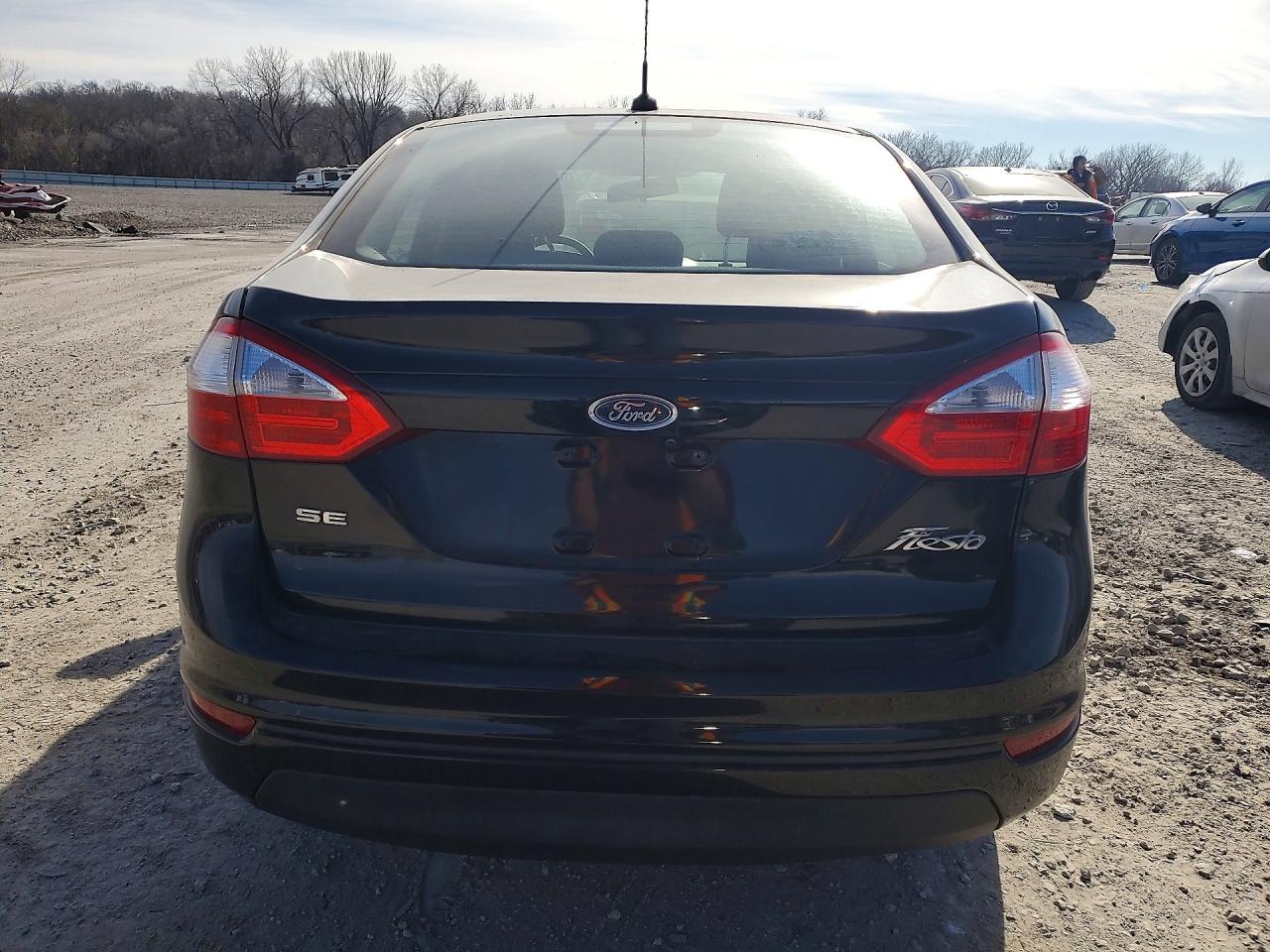 2018 FORD FIESTA photo 11