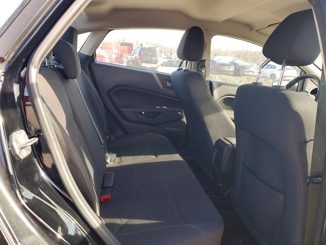 2018 FORD FIESTA photo 19