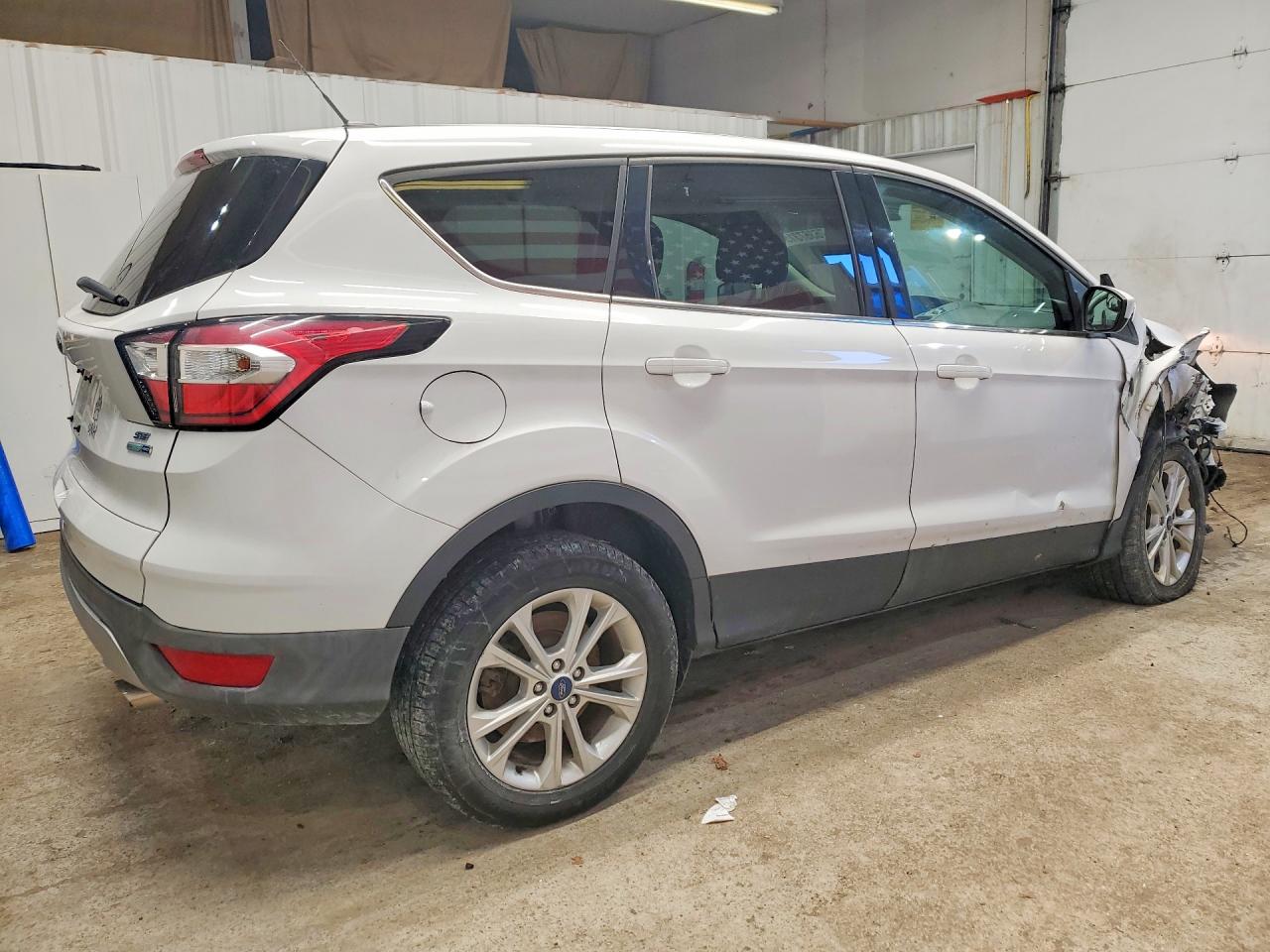 2017 FORD ESCAPE SE photo 5