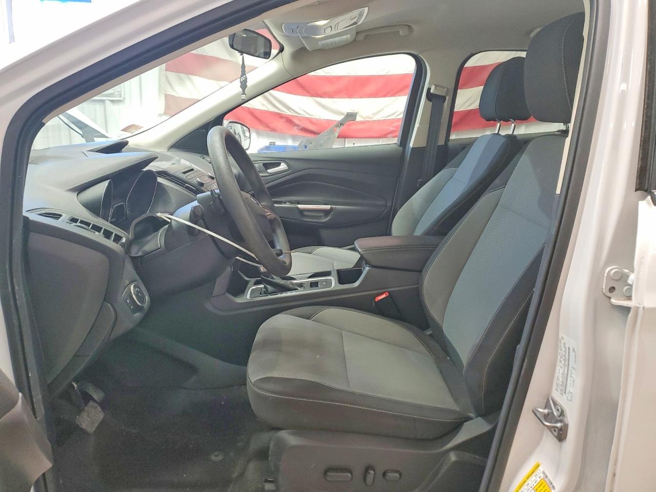 2017 FORD ESCAPE SE photo 13