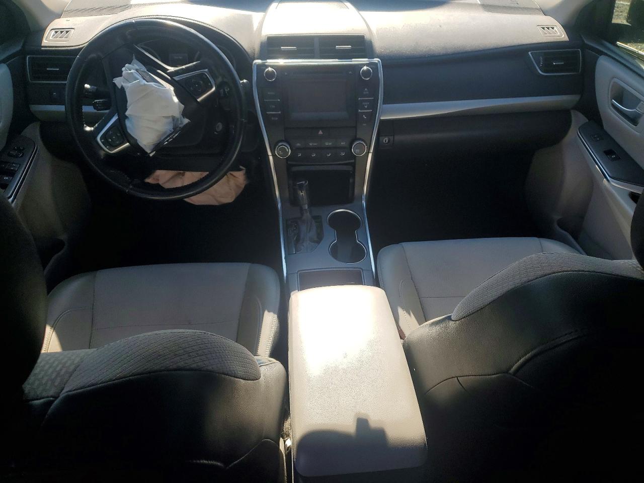 2016 TOYOTA CAMRY SE photo 15