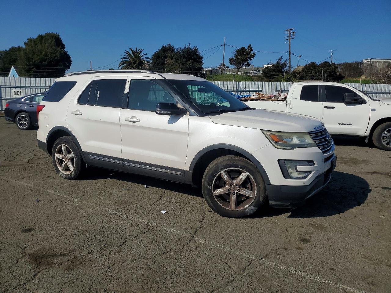 2016 FORD EXPLORER XLT photo 7