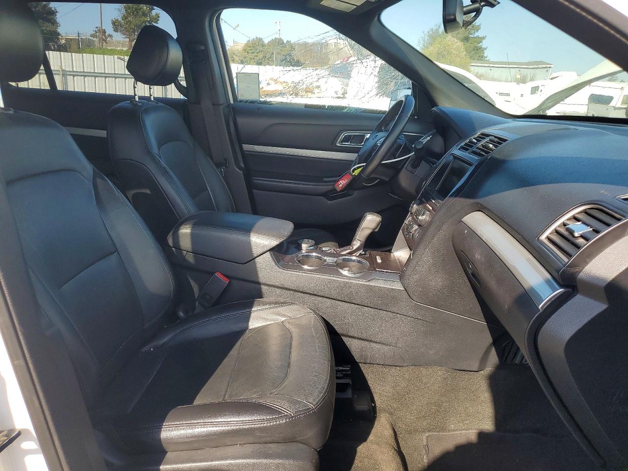 2016 FORD EXPLORER XLT photo 13
