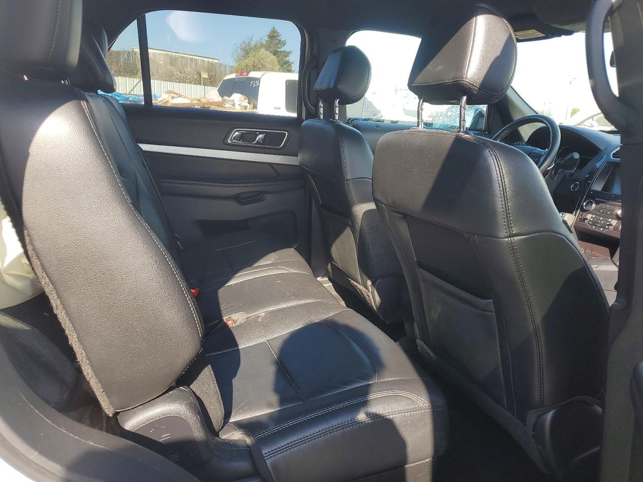 2016 FORD EXPLORER XLT photo 19