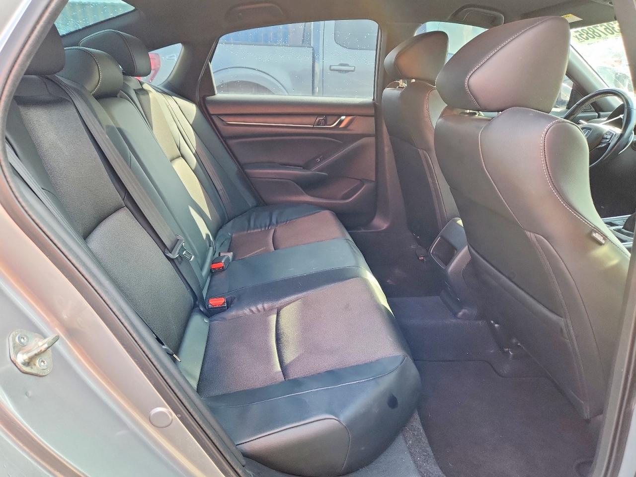2018 HONDA ACCORD SPORT photo 19