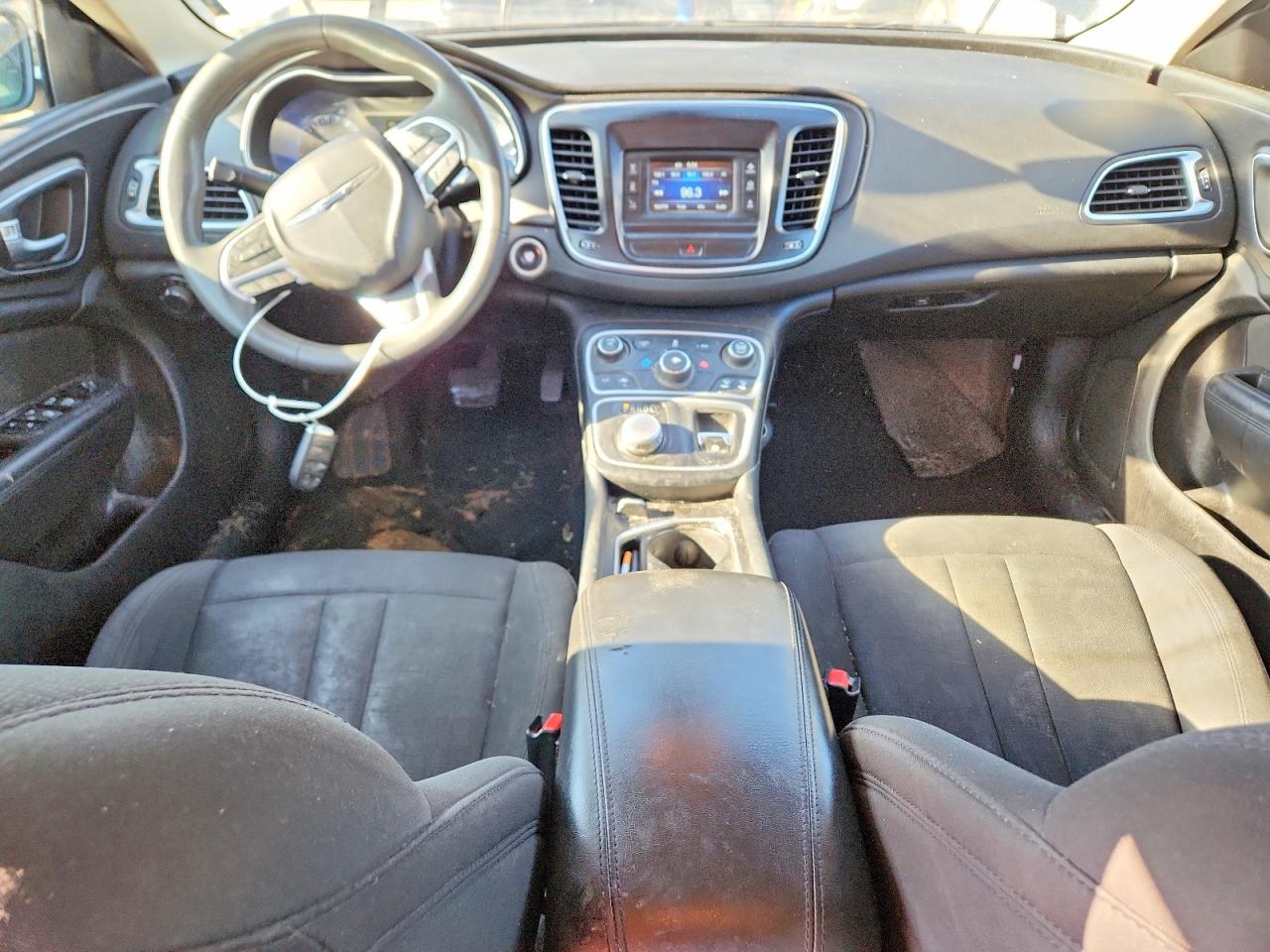 2016 CHRYSLER 200 LIMITED photo 15