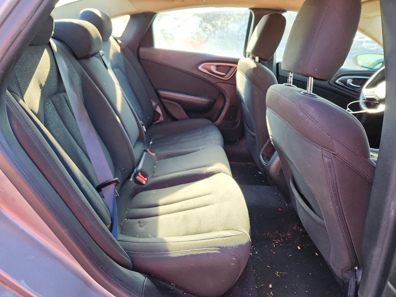 2016 CHRYSLER 200 LIMITED photo 19
