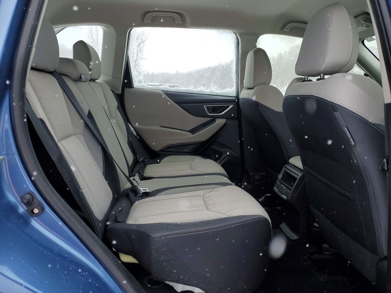 2022 SUBARU FORESTER photo 11