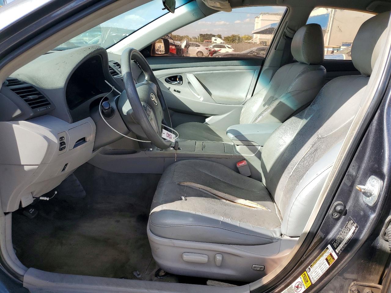 2011 TOYOTA CAMRY LE photo 13