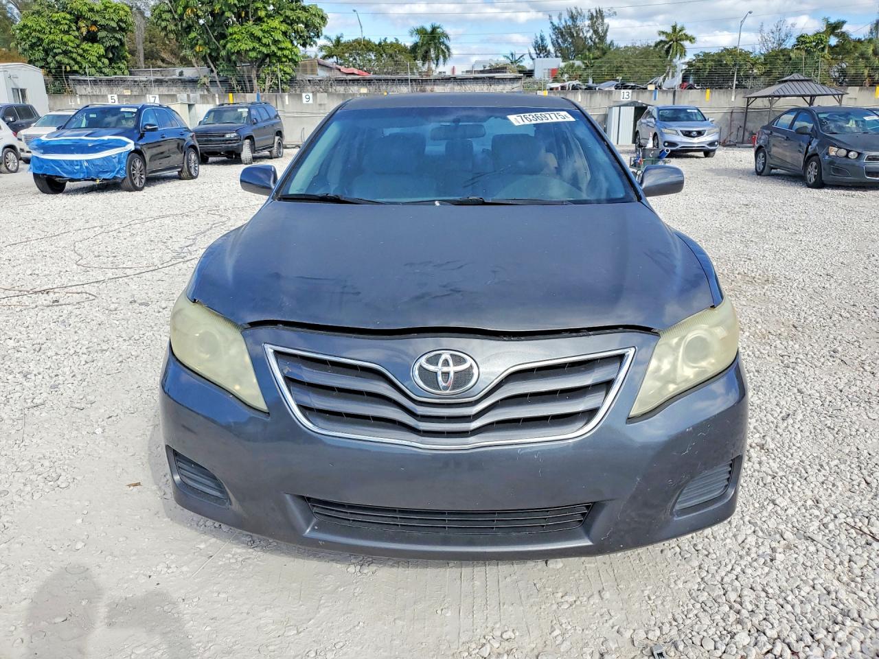 2011 TOYOTA CAMRY LE photo 9