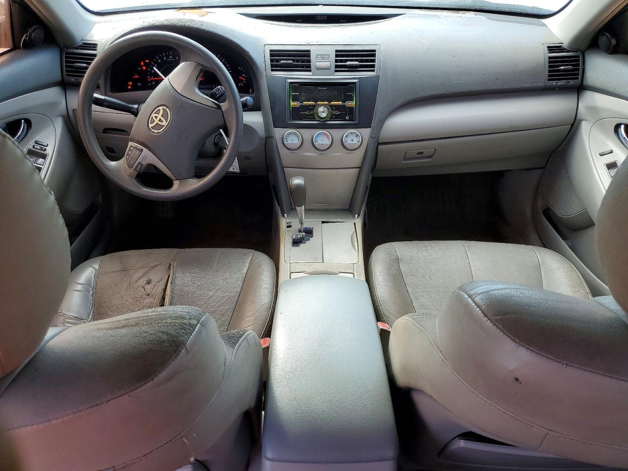 2011 TOYOTA CAMRY LE photo 15