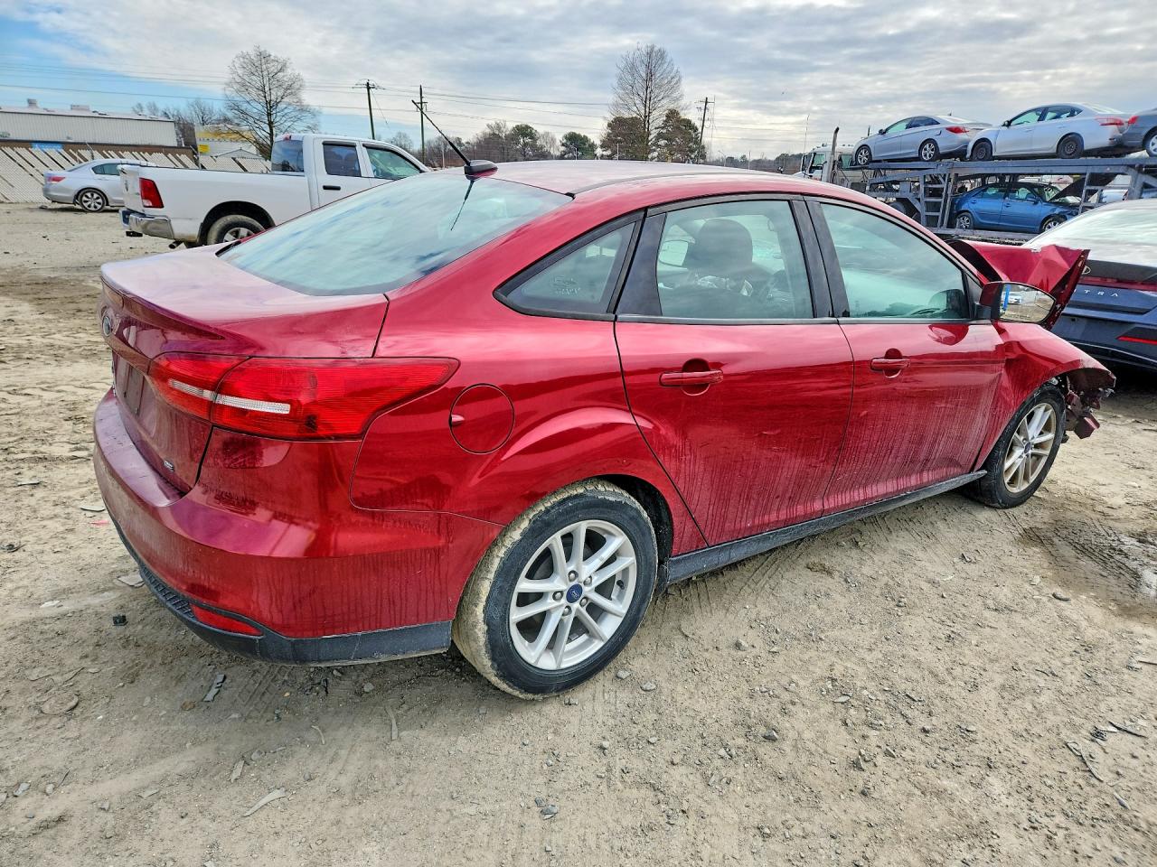 2017 FORD FOCUS SE photo 5