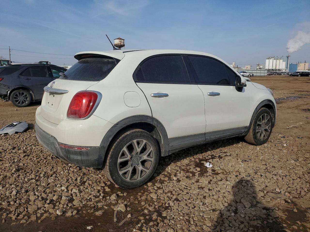 2016 FIAT 500X TREKKING photo 3
