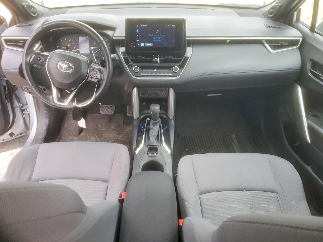 2024 TOYOTA COROLLA CROSS SE photo 8
