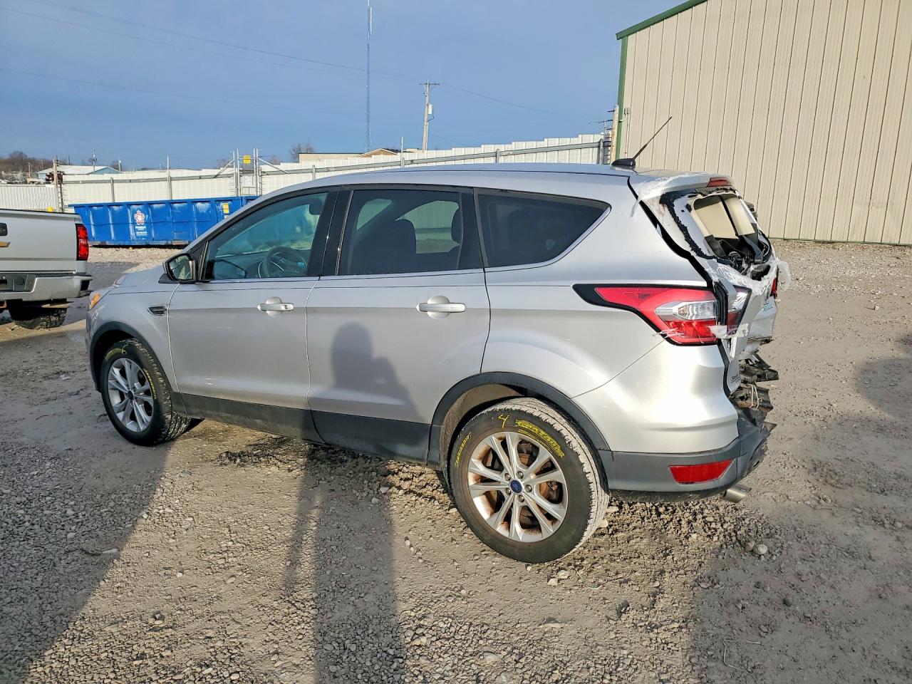 2017 FORD ESCAPE SE photo 2