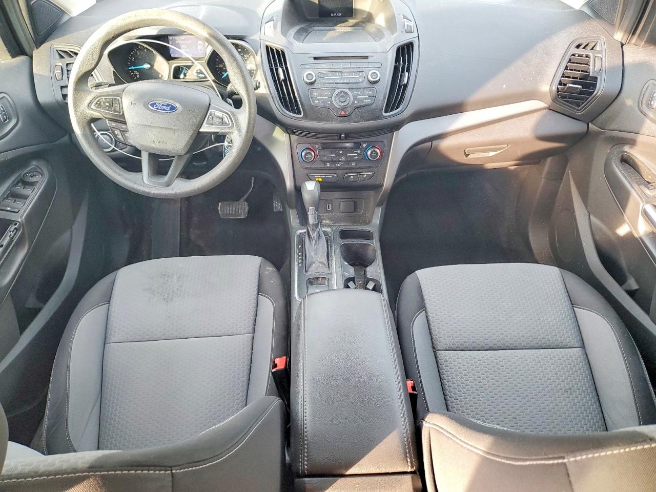 2017 FORD ESCAPE SE photo 8