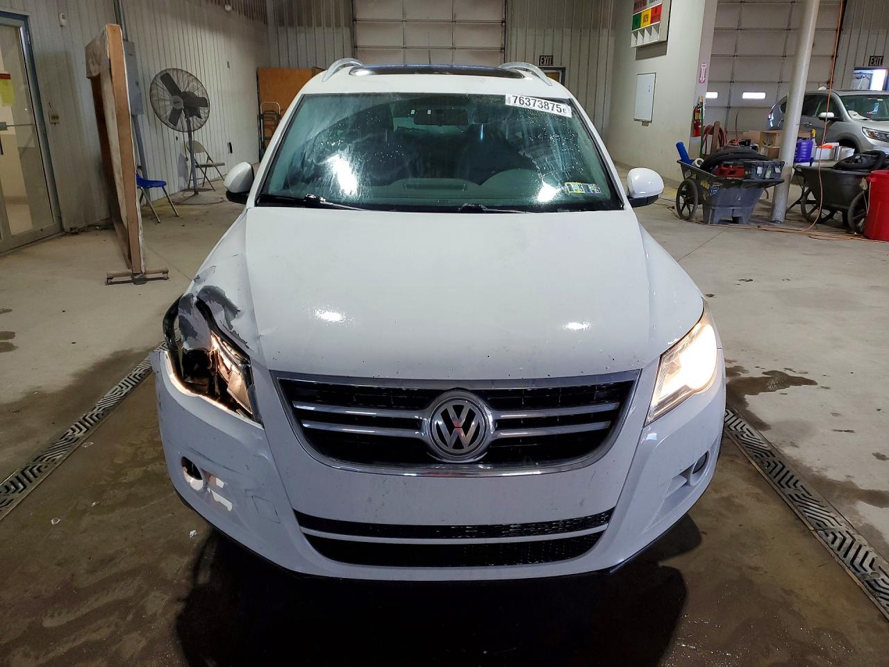2011 VOLKSWAGEN TIGUAN S photo 13
