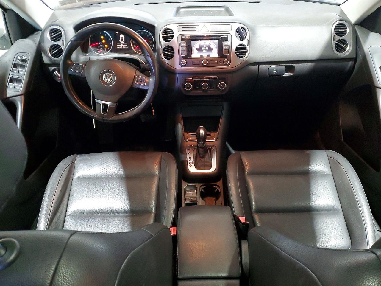 2011 VOLKSWAGEN TIGUAN S photo 22