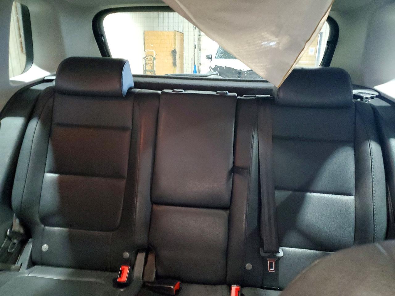 2011 VOLKSWAGEN TIGUAN S photo 28