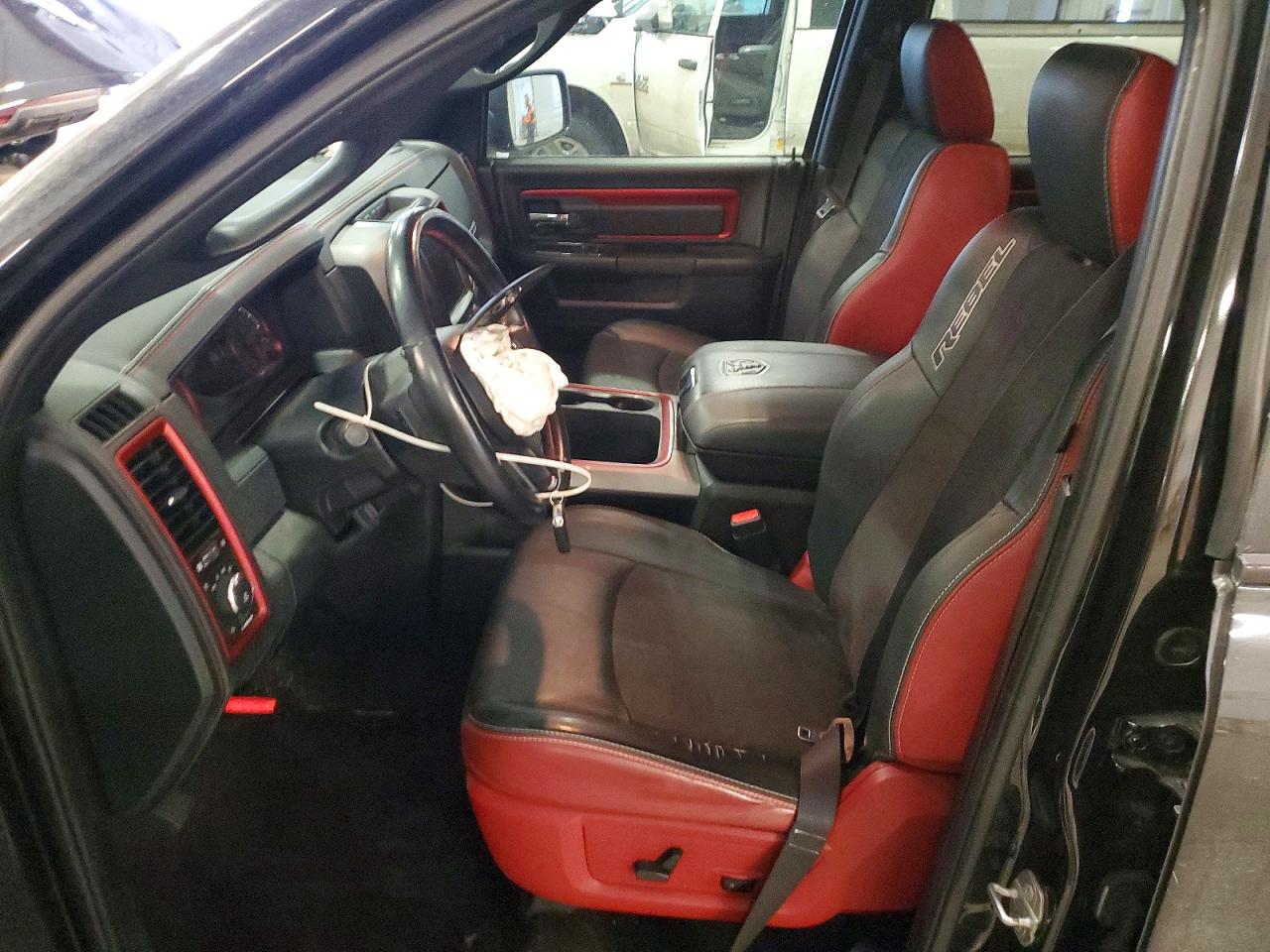 2016 RAM 1500 REBEL photo 7