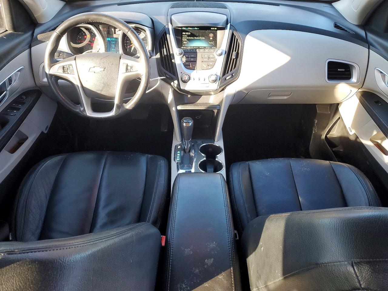 2017 CHEVROLET EQUINOX LT photo 8