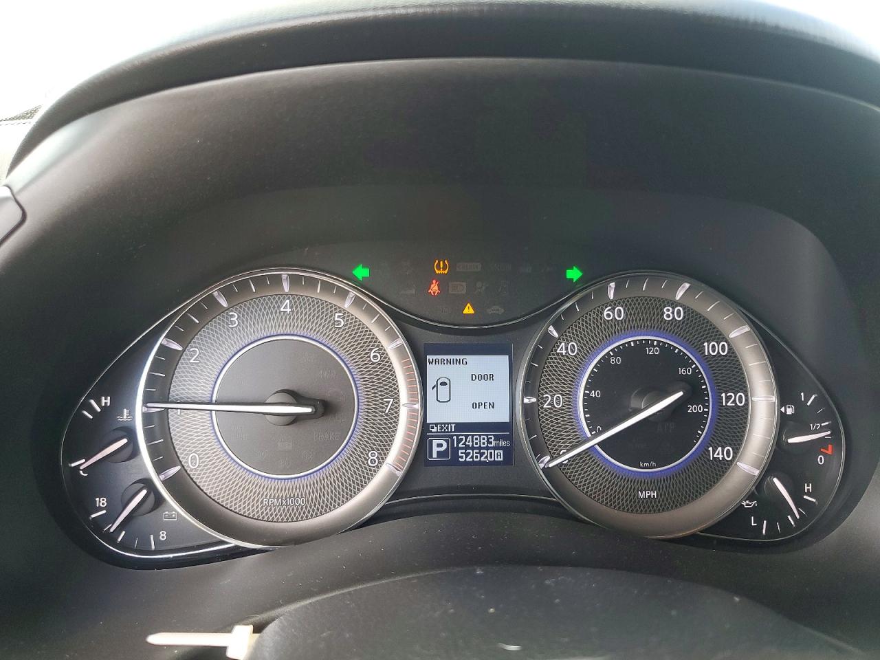 2017 INFINITI QX80 BASE photo 17