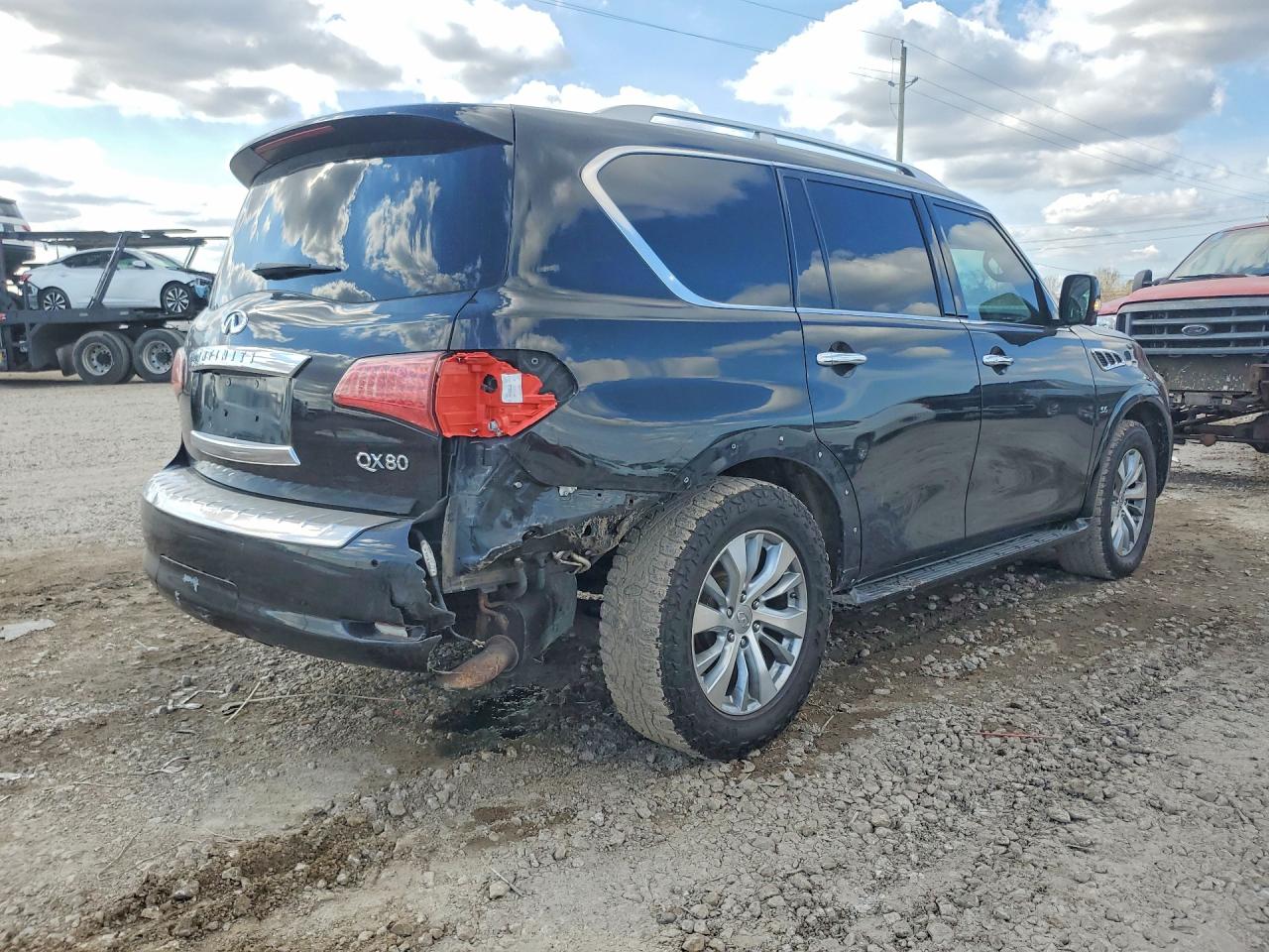 2017 INFINITI QX80 BASE photo 5