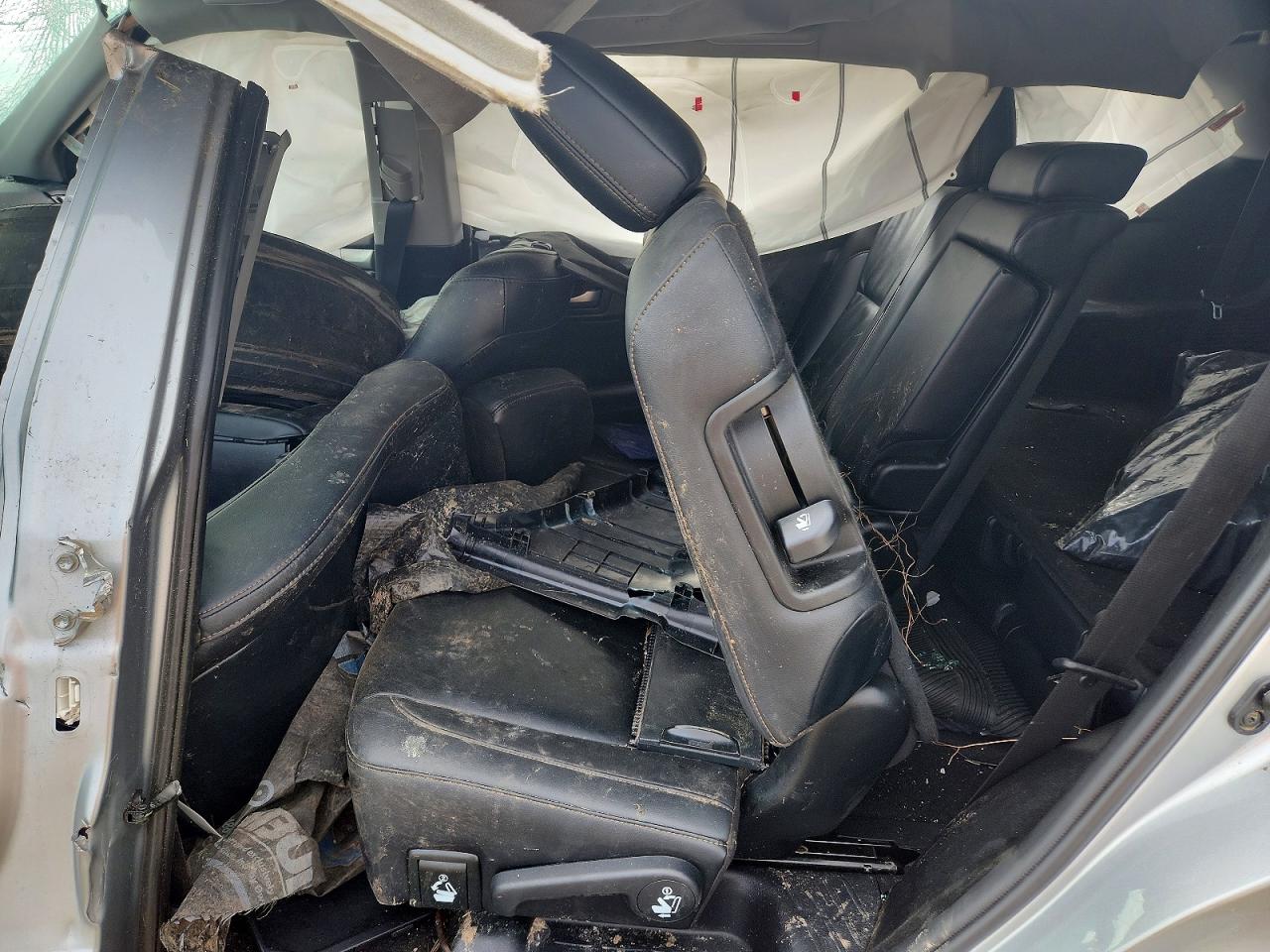 2019 TOYOTA HIGHLANDER SE photo 11