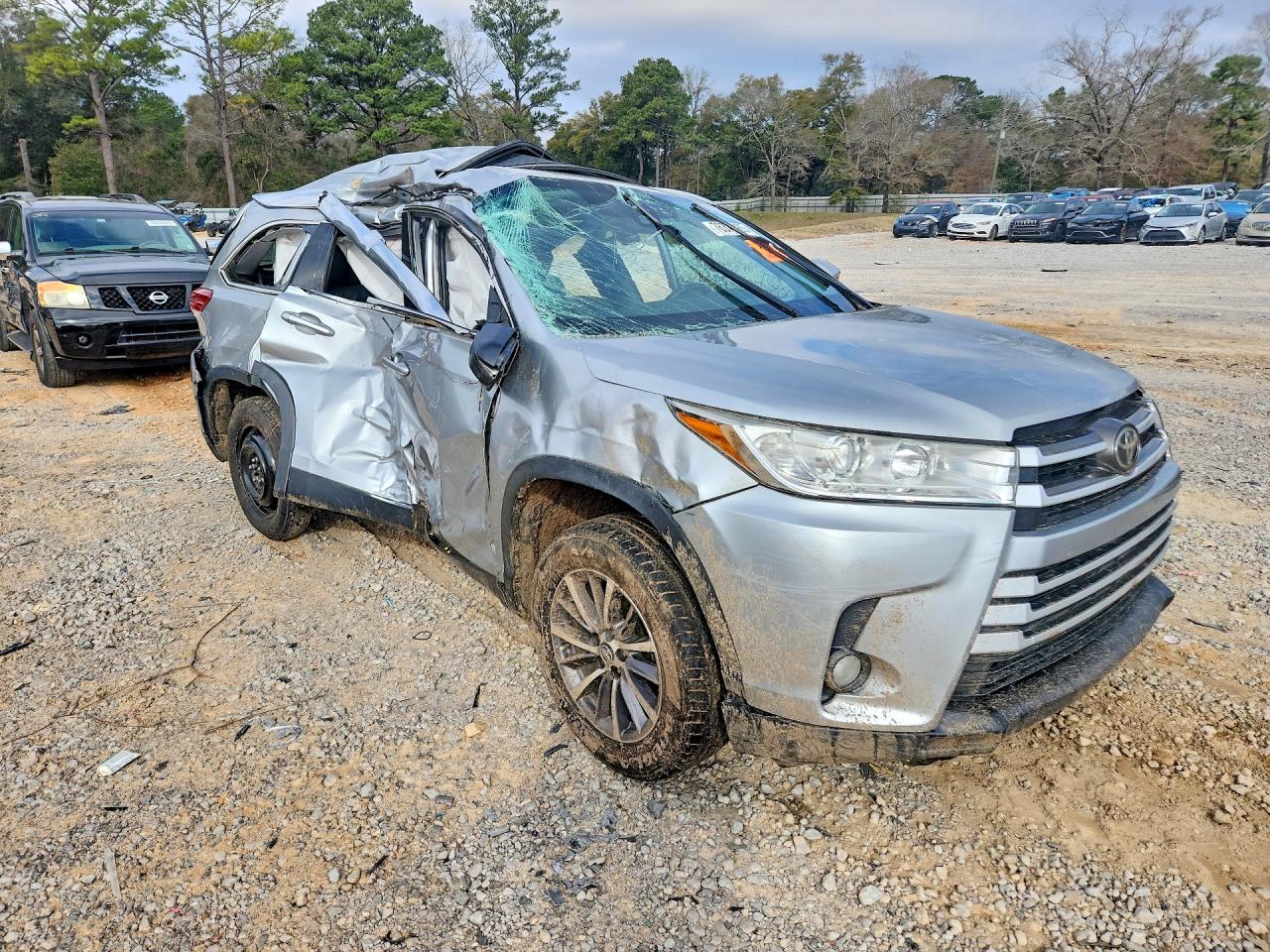 2019 TOYOTA HIGHLANDER SE photo 4