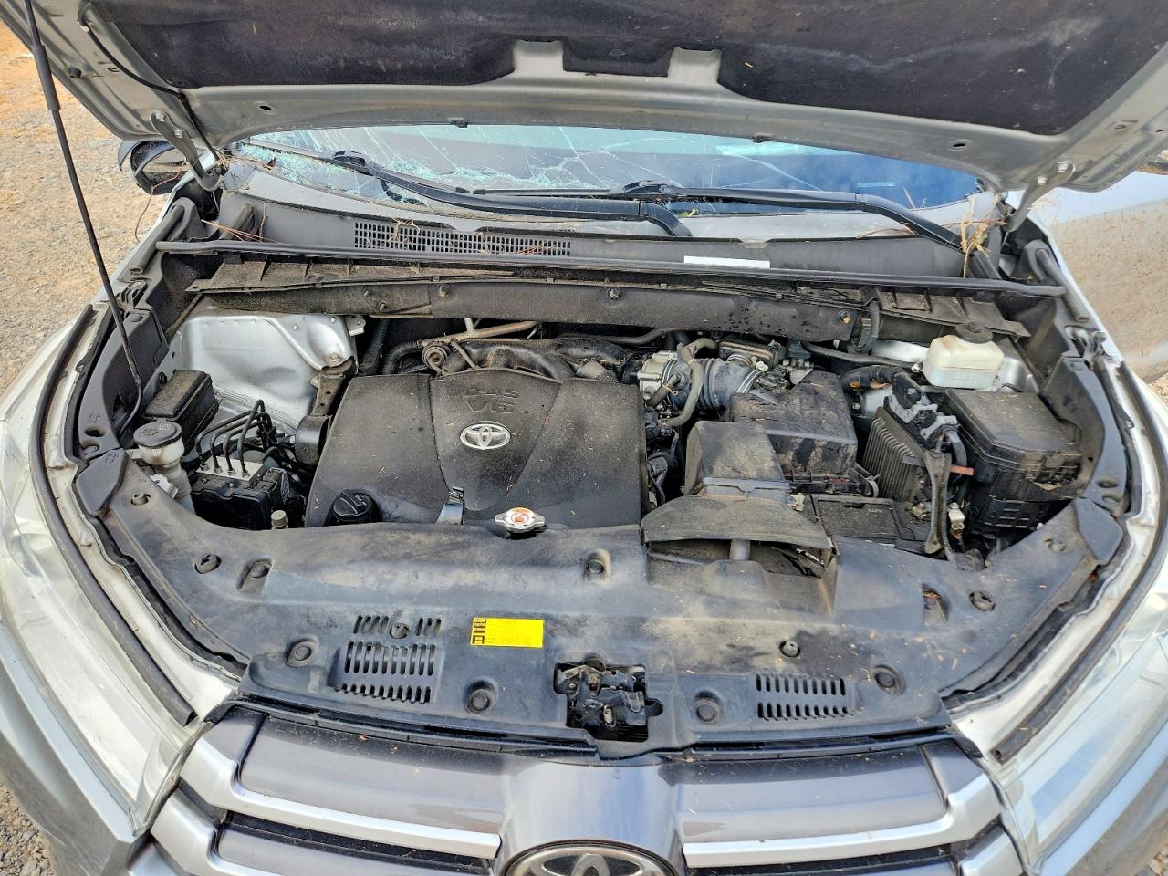 2019 TOYOTA HIGHLANDER SE photo 12