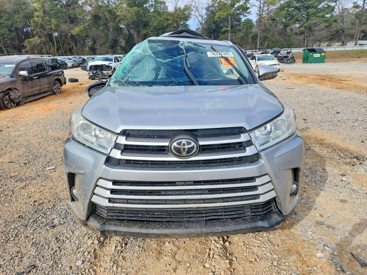 2019 TOYOTA HIGHLANDER SE photo 5