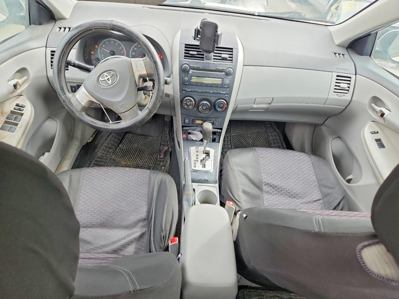 2010 TOYOTA COROLLA photo 15