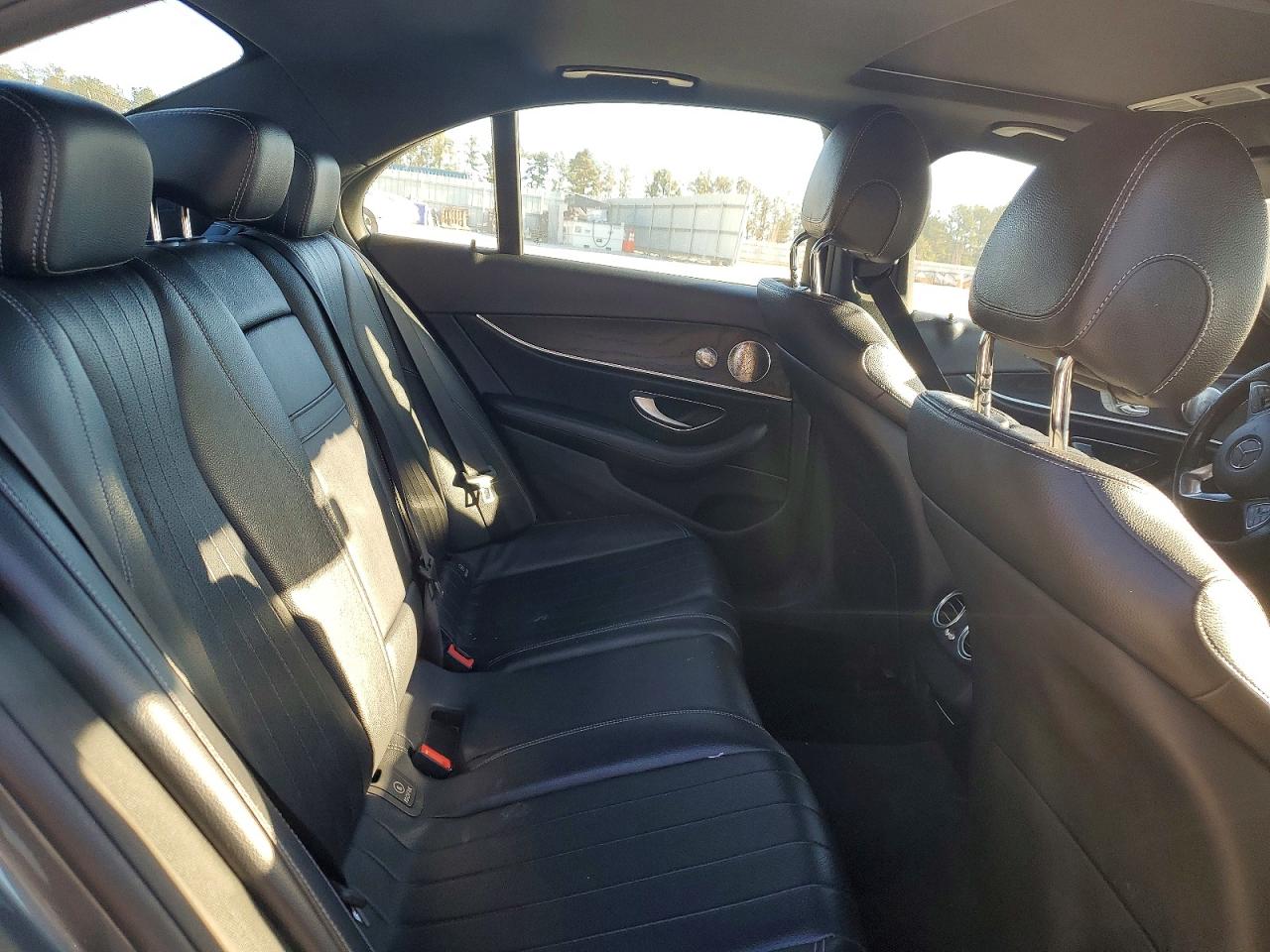 2017 MERCEDES-BENZ E 300 4MATIC photo 19