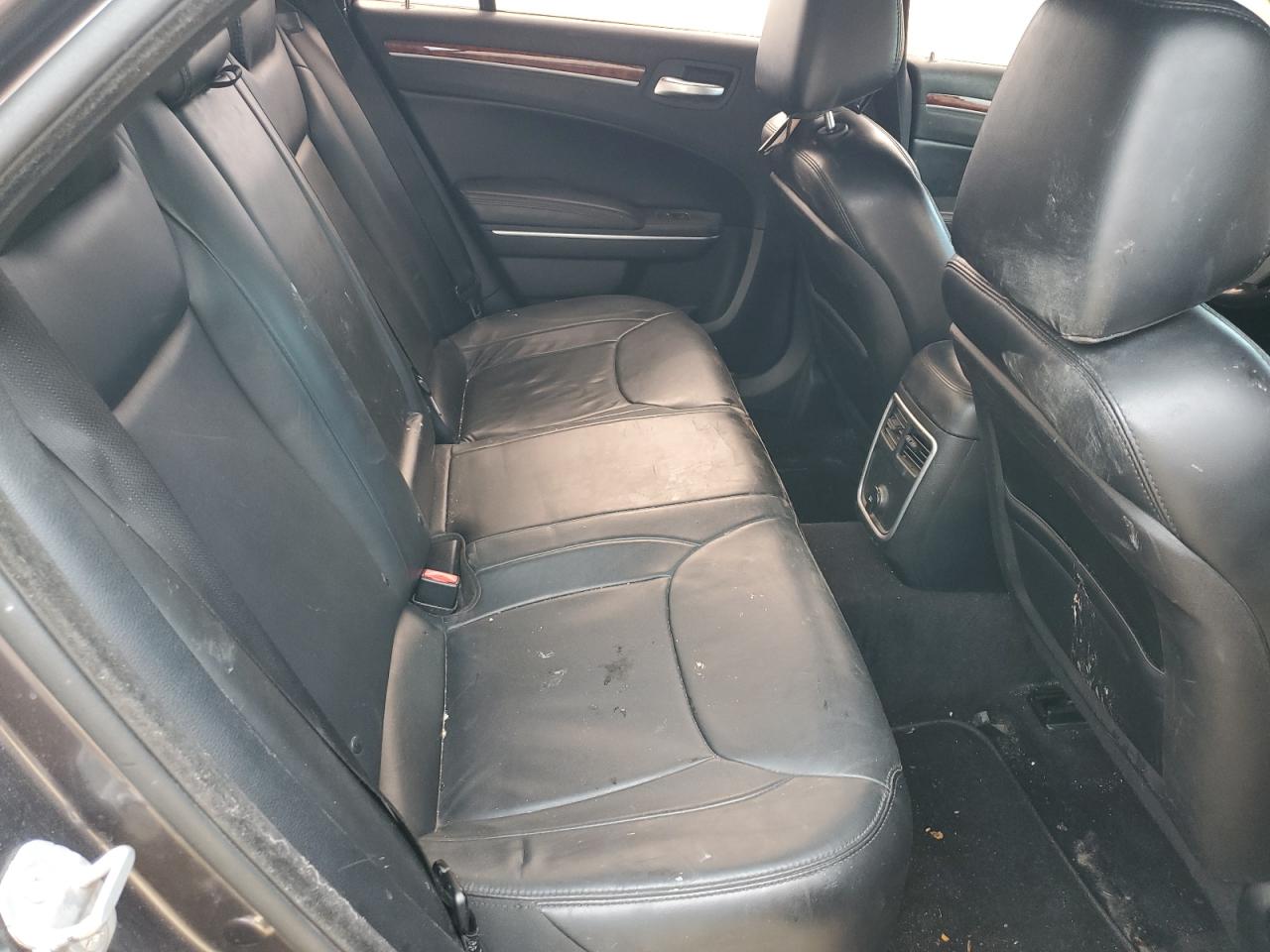 2014 CHRYSLER 300 photo 28