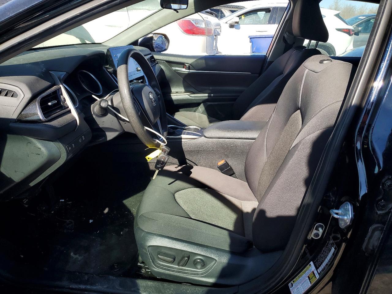 2023 TOYOTA CAMRY LE photo 19