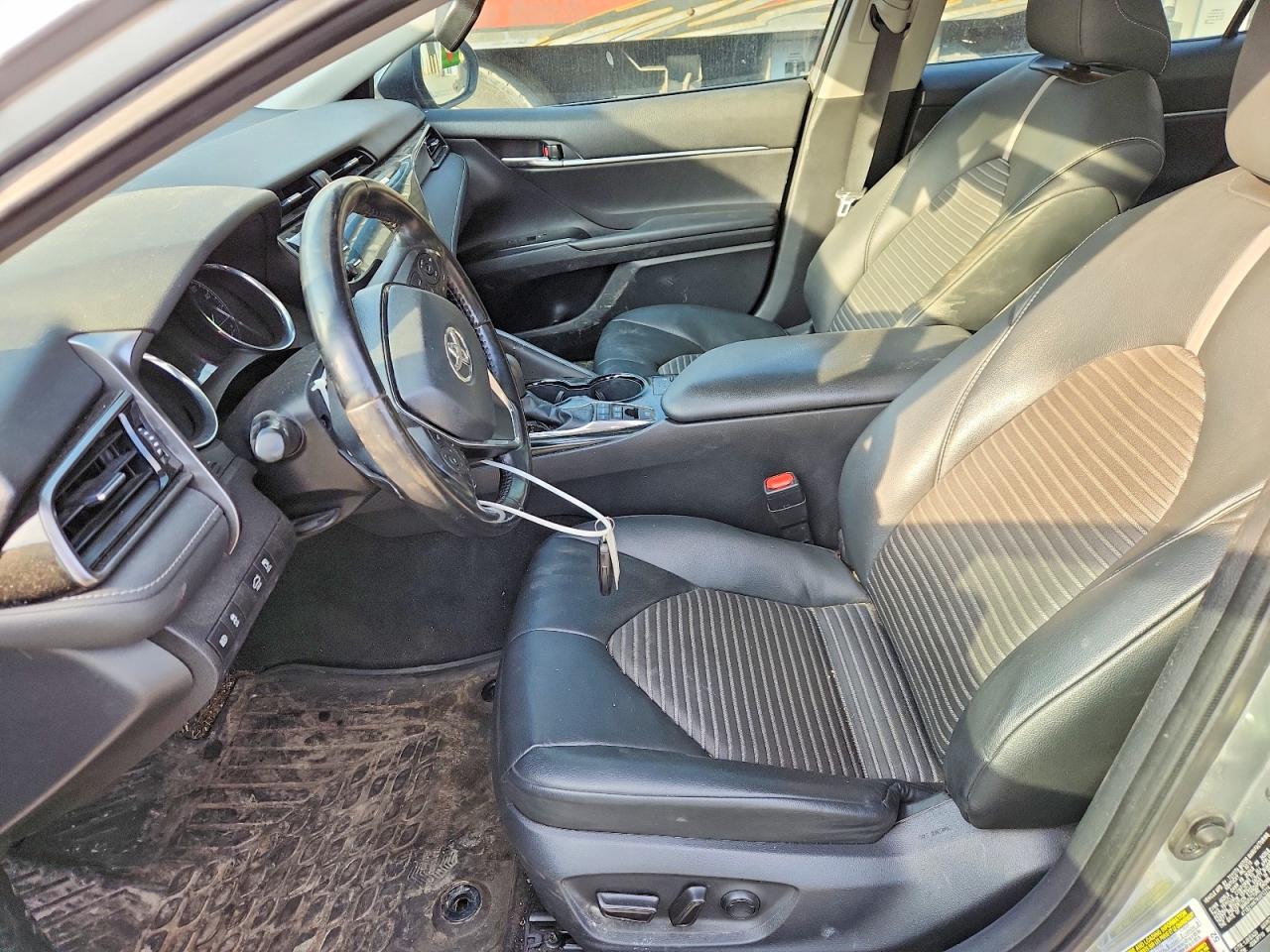 2019 TOYOTA CAMRY HYBRID photo 7