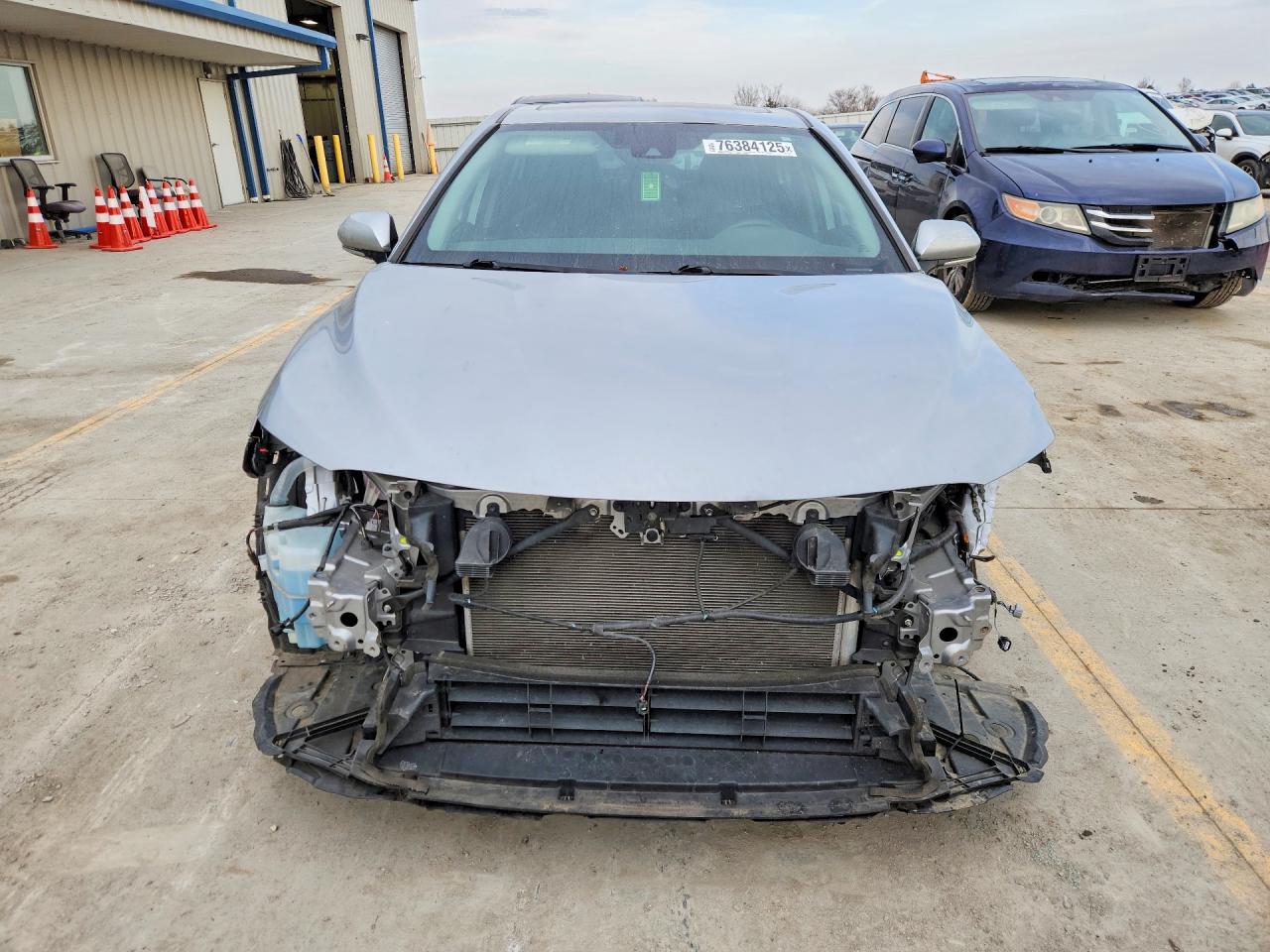 2019 TOYOTA CAMRY HYBRID photo 5