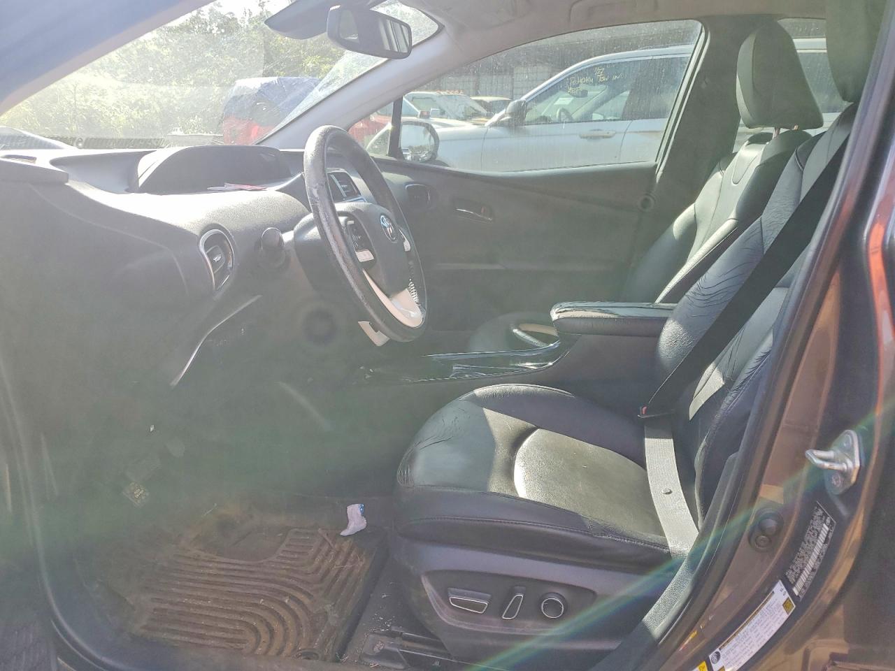 2017 TOYOTA PRIUS photo 13