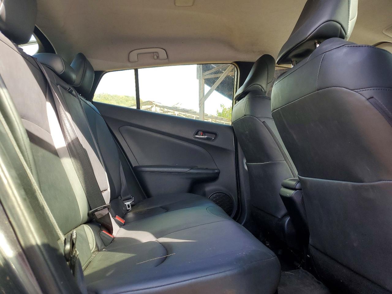 2017 TOYOTA PRIUS photo 19