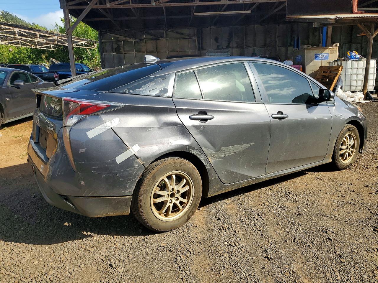 2017 TOYOTA PRIUS photo 5