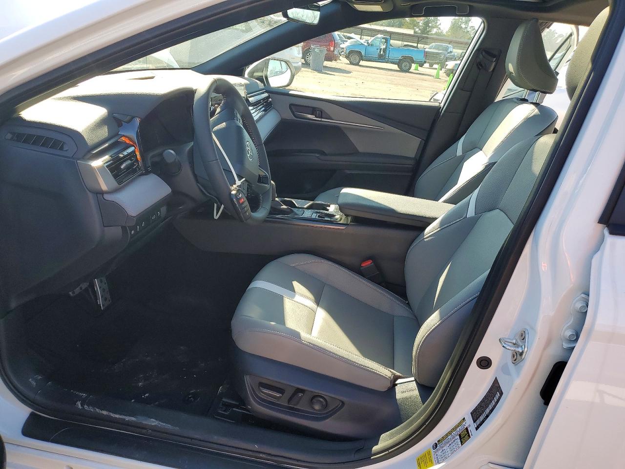 2025 TOYOTA CAMRY XSE photo 13